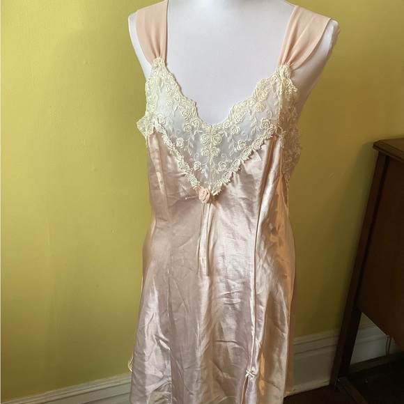 California Dynasty NWT Pretty Champagne Robe & Gown Set with Ivory Lace Size M - Picture 8 of 16